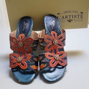 L'ARTISTE SANDALS. Size 7